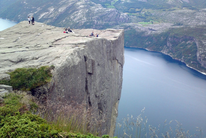 The walk to the Pulpit Rock